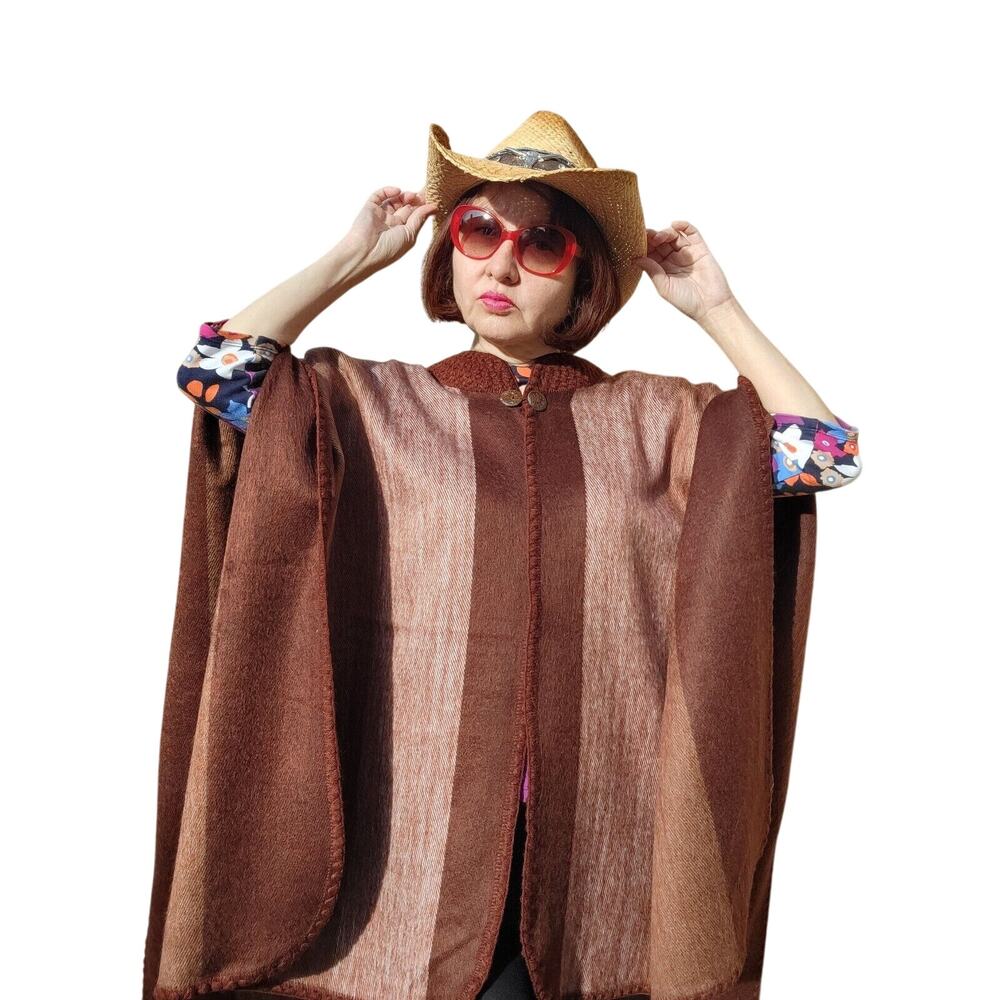 New Baby Alpaca wool unisex Chocolat Brown cape hand made in the Andes